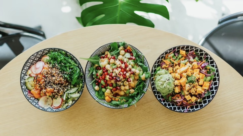 Zdravé misky — čerstvé saláty a superpotraviny